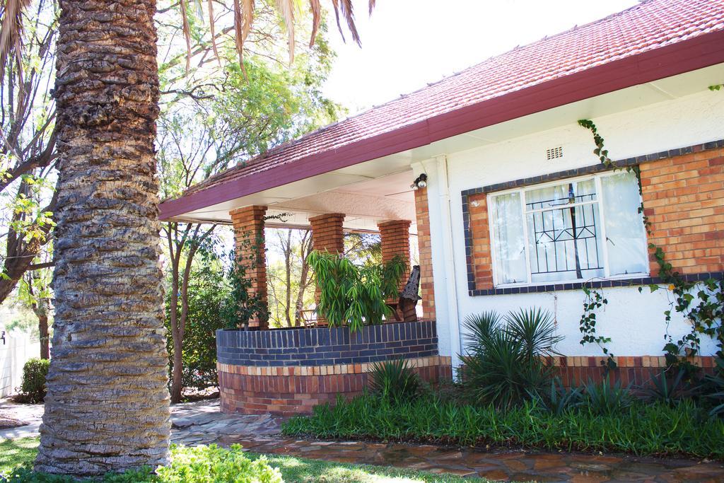 Rivendell Hotel Windhoek Esterno foto