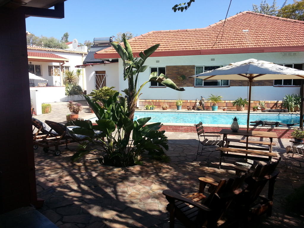 Rivendell Hotel Windhoek Esterno foto