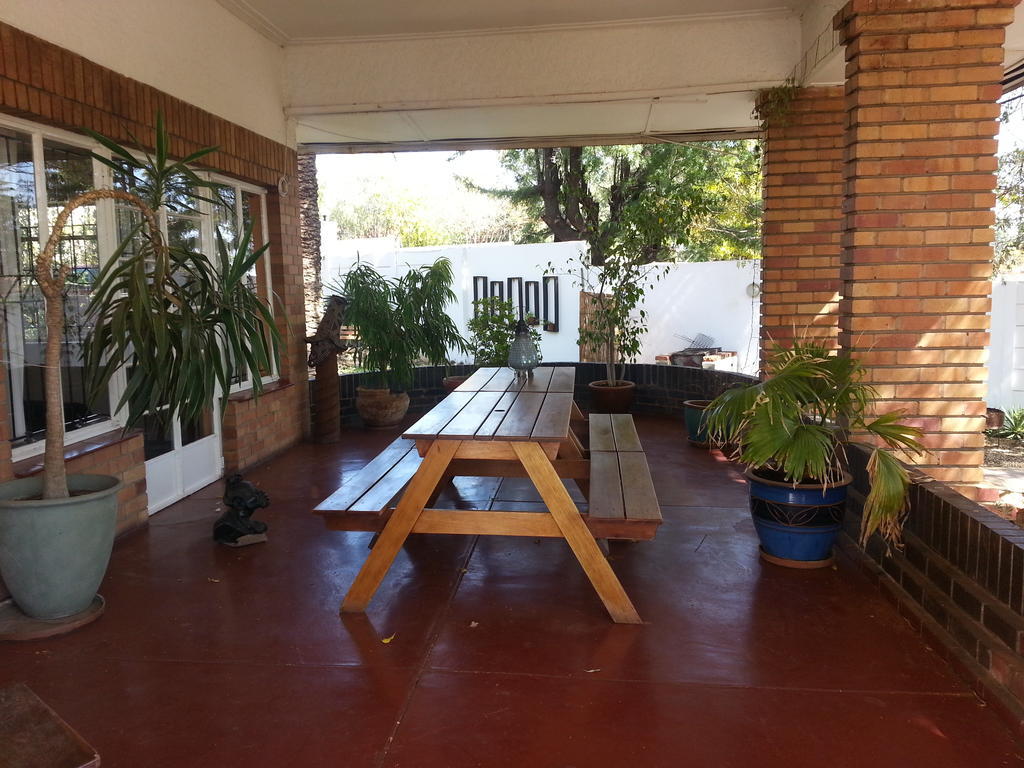 Rivendell Hotel Windhoek Esterno foto