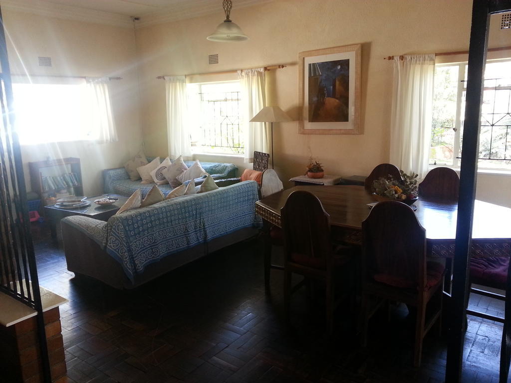 Rivendell Hotel Windhoek Esterno foto