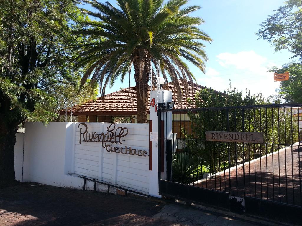 Rivendell Hotel Windhoek Esterno foto