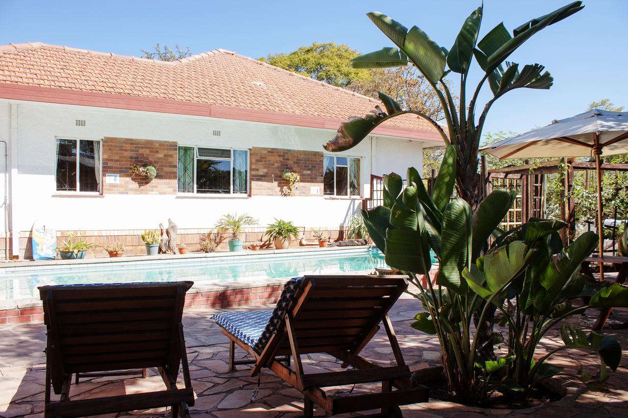 Rivendell Hotel Windhoek Esterno foto