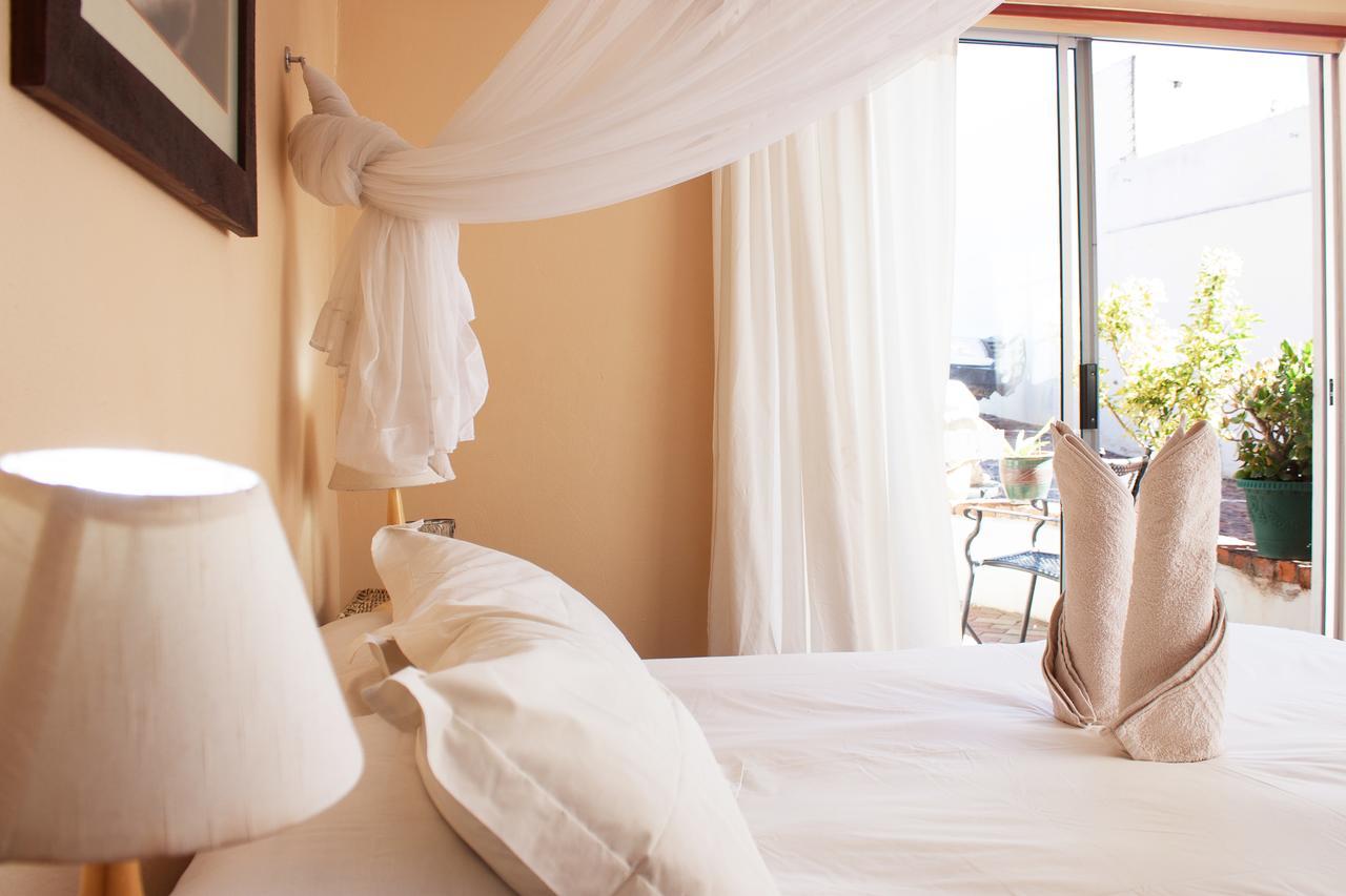Rivendell Hotel Windhoek Esterno foto