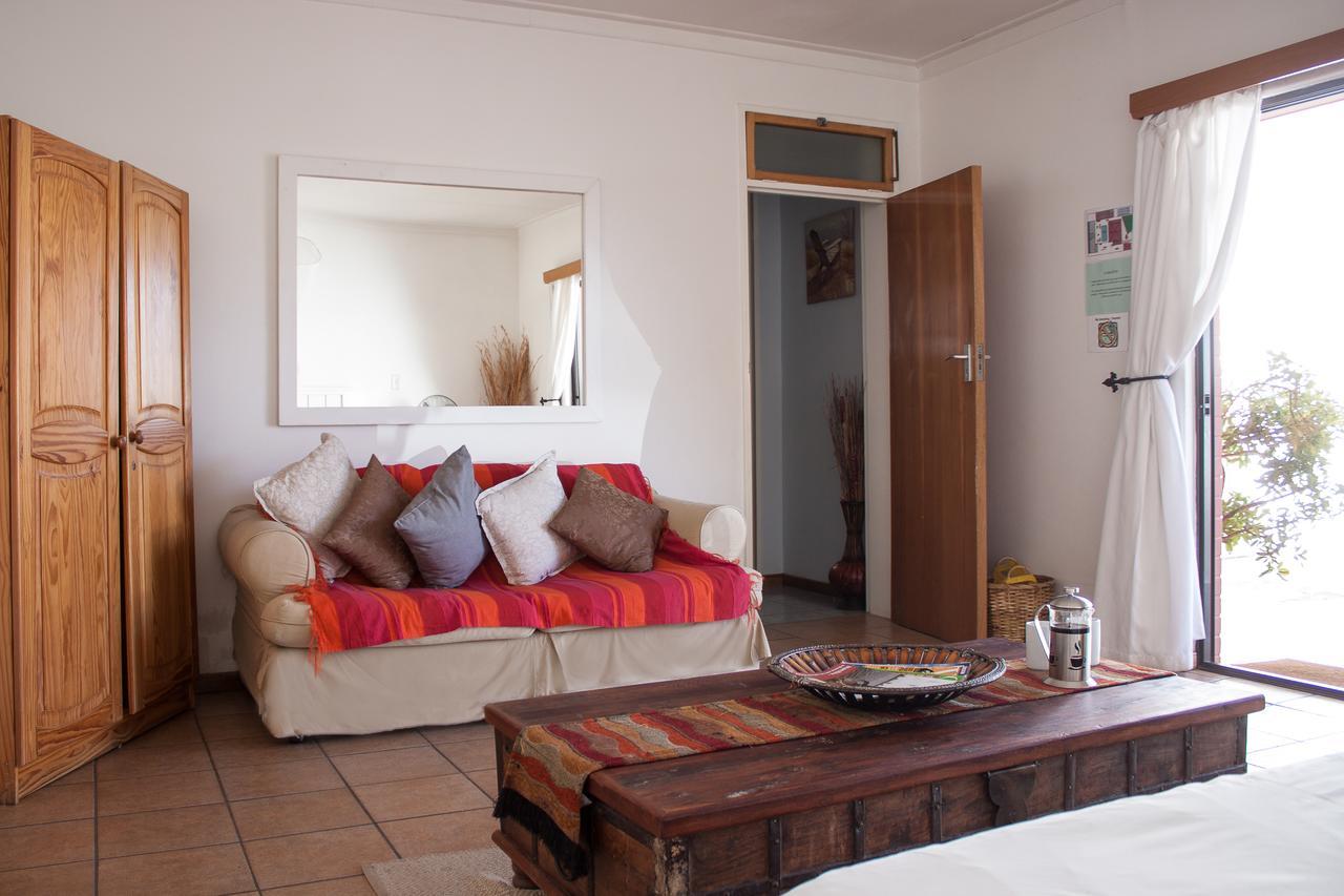 Rivendell Hotel Windhoek Esterno foto