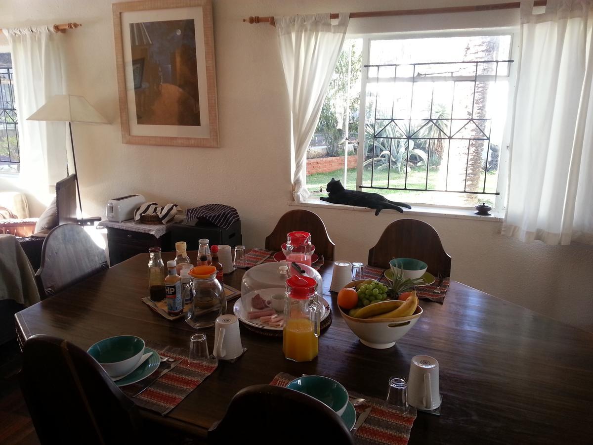 Rivendell Hotel Windhoek Esterno foto